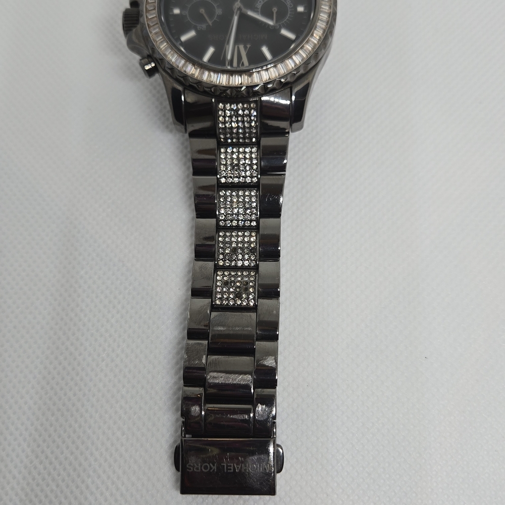 Michael Kors Everest Chronograph Watch - Picture 14 of 15